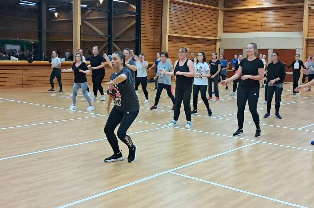 La Zumba fait carton plein à Marolles-les-Braults ! 