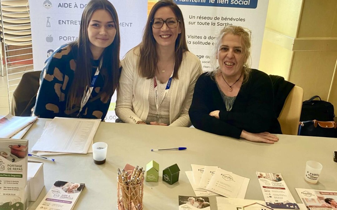 Familles de la Sarthe au salon Bien Vieillir de Parigné-l’Évêque